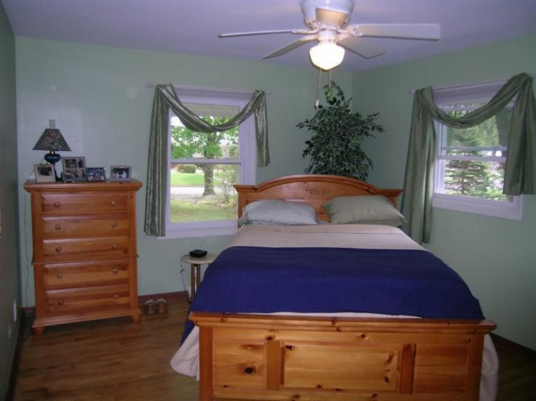 906 Pine Street Three Rivers, MI 49093 - Photo 7 of 22 Additional Photo