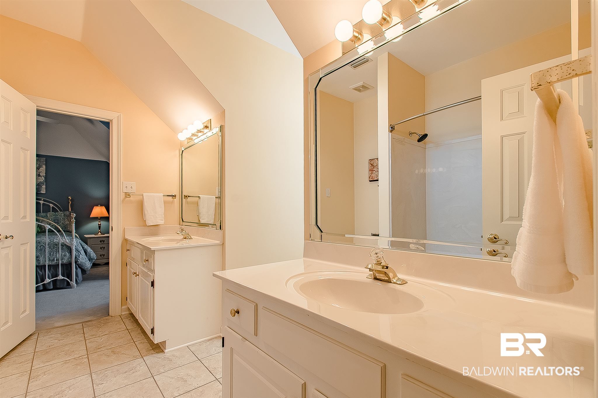 9125 Pine Run Daphne, AL 36527 - Photo 39 of 50 Upstairs Bath
