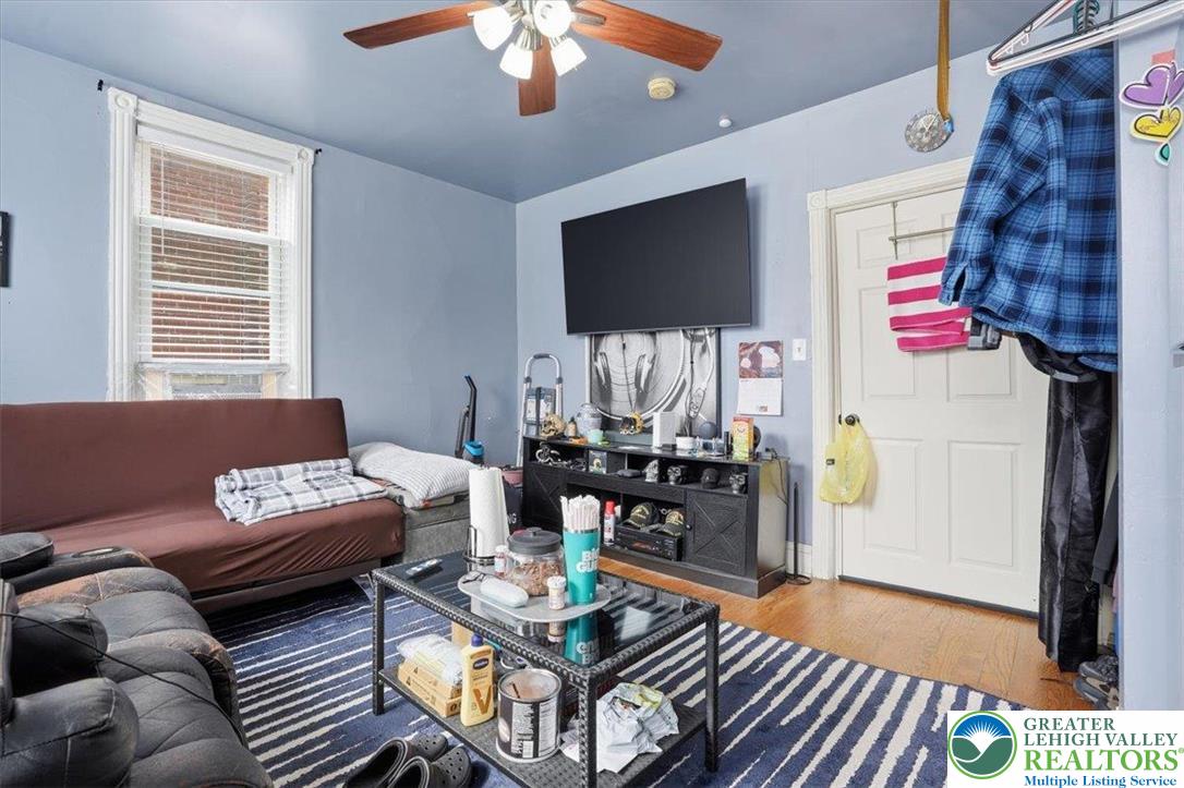 921 Broadway Fountain Hill, PA 18015 - Photo 15 of 93