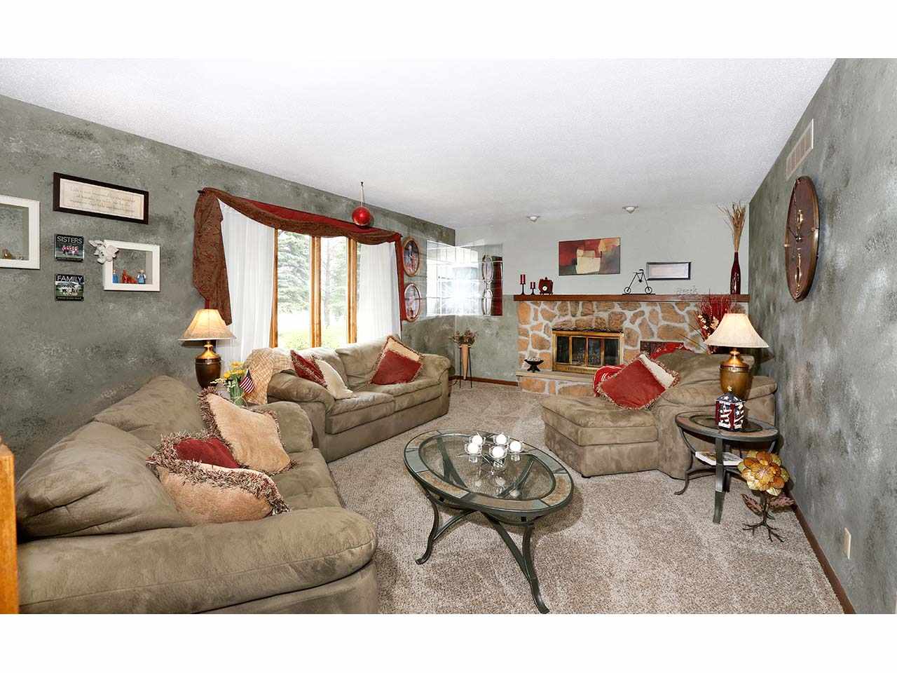 2952 Yale Bridge Road South Beloit, IL 61080 - Photo 3 of 22 a living room with furniture and a window