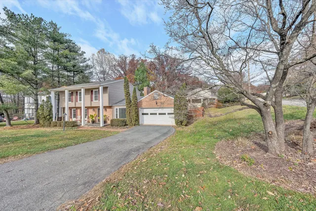 $400,000 | 4119 Blue Jay Circle, Roanoke, VA 24018