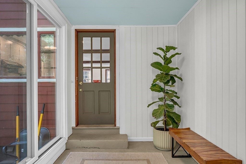 24 Whippletree Road Chelmsford, MA 01824 - Photo 8 of 34 a room with a potted plant and of a window