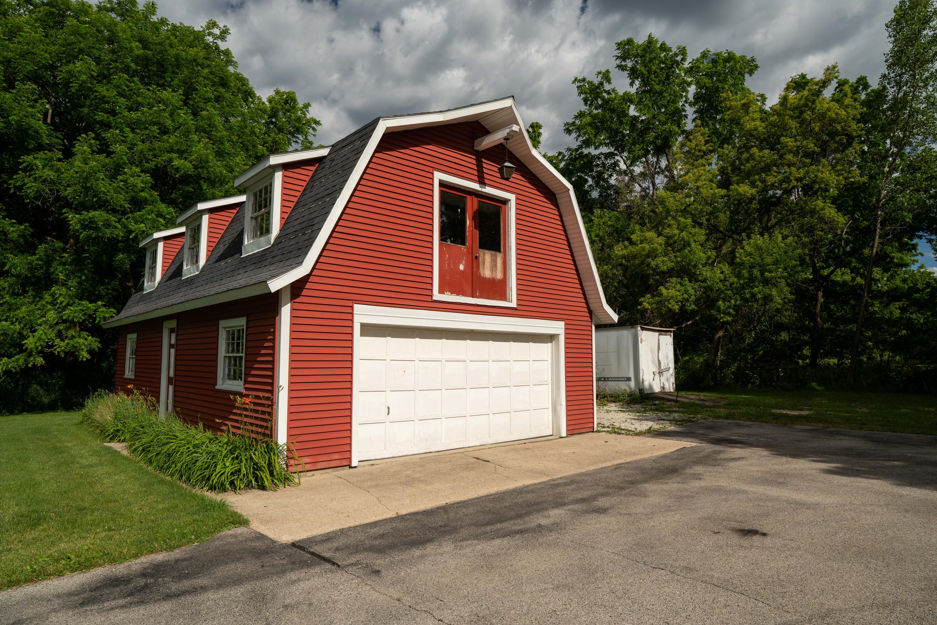 19272 West Coffee Road New Berlin, WI 53146 - Photo 32 of 49 Garage