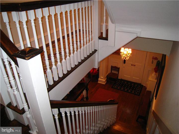 5 West Hampton Road Philadelphia, PA 19118 - Photo 19 of 25 Hallway