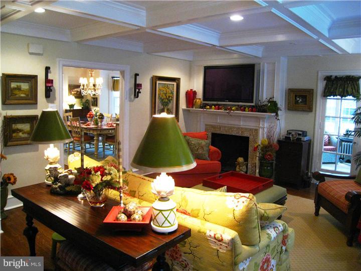 5 West Hampton Road Philadelphia, PA 19118 - Photo 3 of 25 Living Room