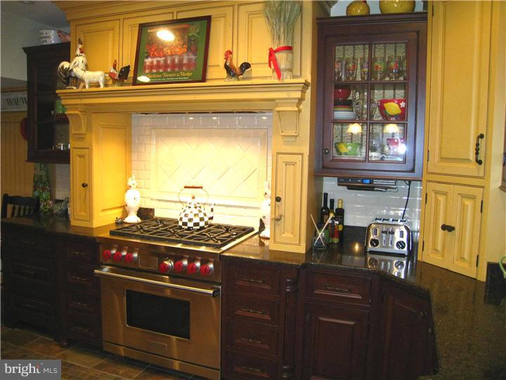 5 West Hampton Road Philadelphia, PA 19118 - Photo 9 of 25 Kitchen