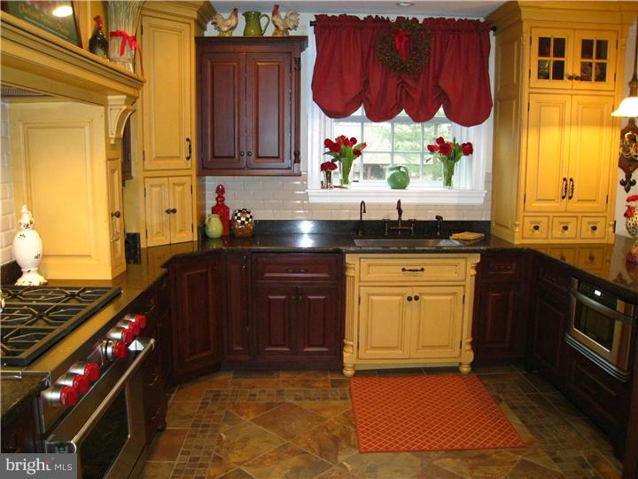 5 West Hampton Road Philadelphia, PA 19118 - Photo 10 of 25 Kitchen