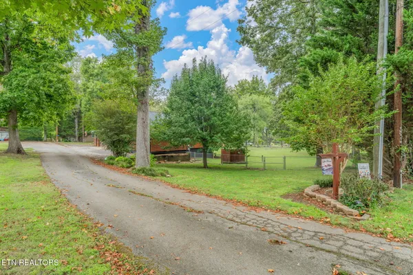 $615,900 | 124 Beard Lane, Kingston, TN 37763