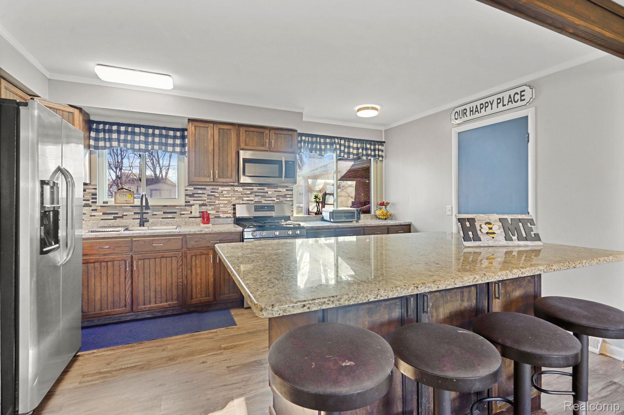 5473 Farm Road Waterford, MI 48327 - Photo 7 of 20 Gallery Image 7
