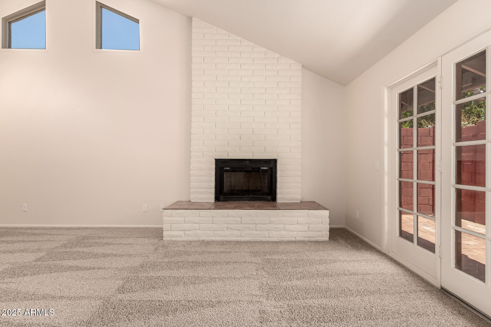 4313 North 29th Way Phoenix, AZ 85016 - Photo 7 of 31 Vaulted Living with Fireplace