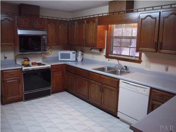 7732 Elrod Road Milton, FL 32583 - Photo 5 of 17 Kitchen