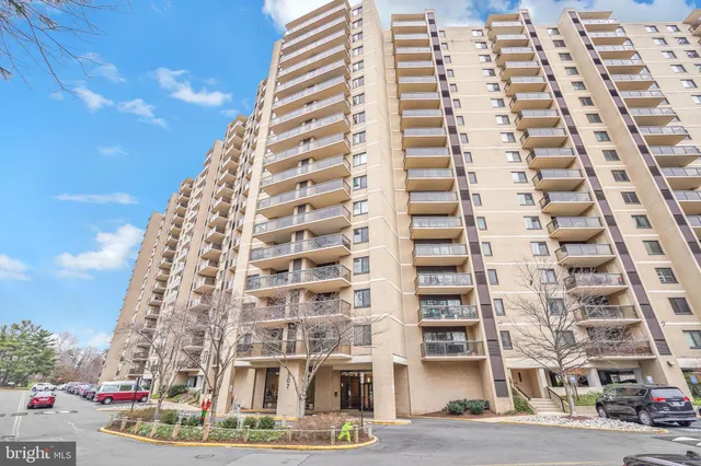 $3,000 | 307 Yoakum Parkway, Unit 609, Alexandria, VA 22304