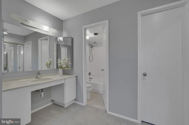 $3,000 | 307 Yoakum Parkway, Unit 609, Alexandria, VA 22304