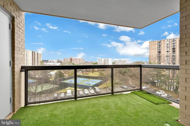 $3,000 | 307 Yoakum Parkway, Unit 609, Alexandria, VA 22304