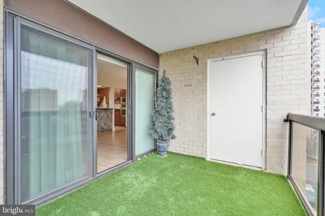 $3,000 | 307 Yoakum Parkway, Unit 609, Alexandria, VA 22304