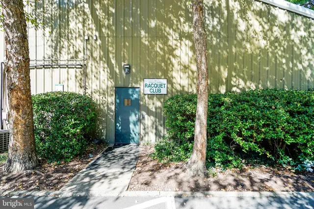 $3,000 | 307 Yoakum Parkway, Unit 609, Alexandria, VA 22304