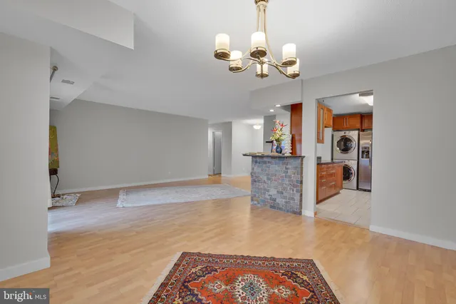 $3,000 | 307 Yoakum Parkway, Unit 609, Alexandria, VA 22304