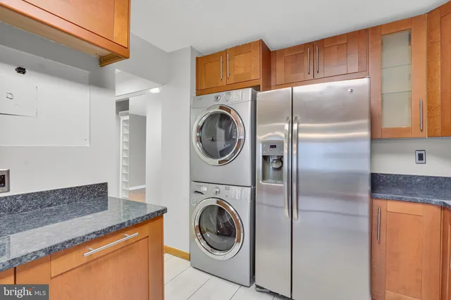 $3,000 | 307 Yoakum Parkway, Unit 609, Alexandria, VA 22304