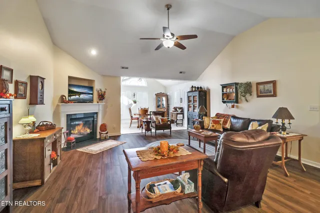 $409,900 | 7038 Winter Oaks Way, Knoxville, TN 37918