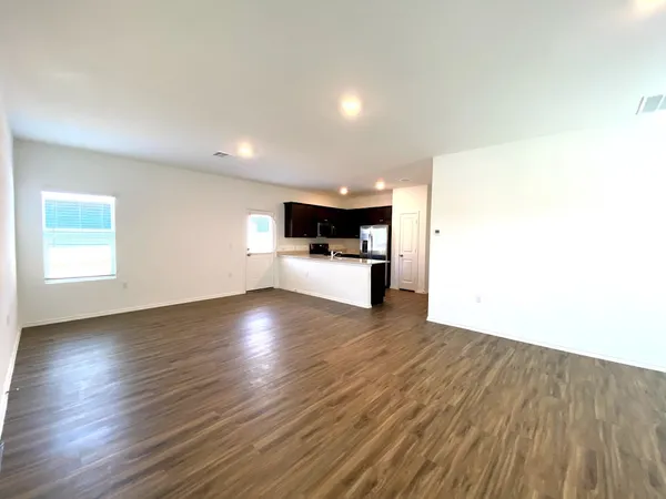 $1,900 | 14217 Sandrock Bend, Manor, TX 78653