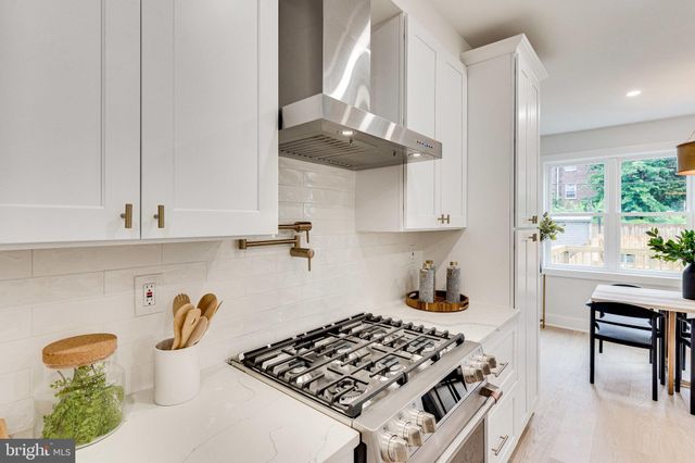 $1,100,000 | 4211 3rd Street Northwest, Washington, DC 20011