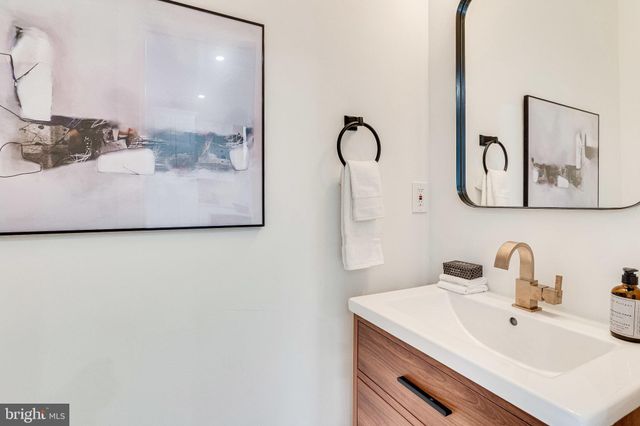 $1,100,000 | 4211 3rd Street Northwest, Washington, DC 20011