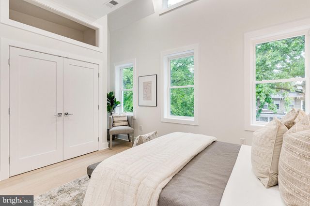 $1,100,000 | 4211 3rd Street Northwest, Washington, DC 20011