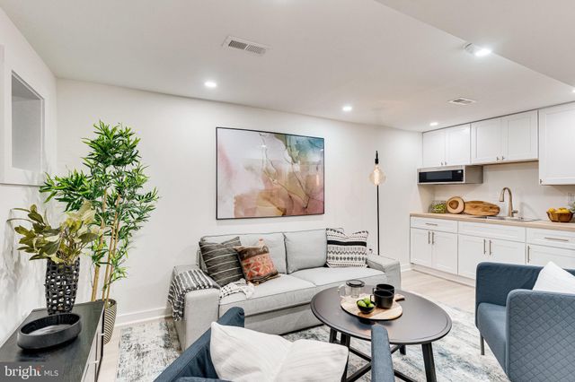 $1,100,000 | 4211 3rd Street Northwest, Washington, DC 20011