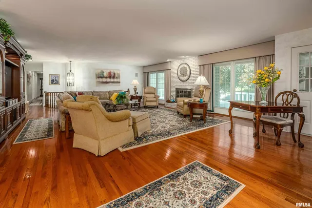 $1,250,000 | 15866 Moellers Road, Marion, IL 62959