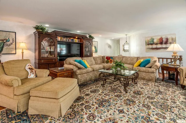 $1,250,000 | 15866 Moellers Road, Marion, IL 62959