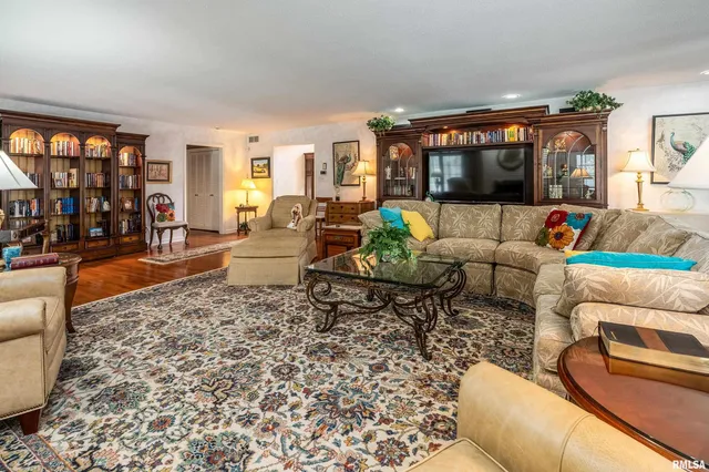 $1,250,000 | 15866 Moellers Road, Marion, IL 62959