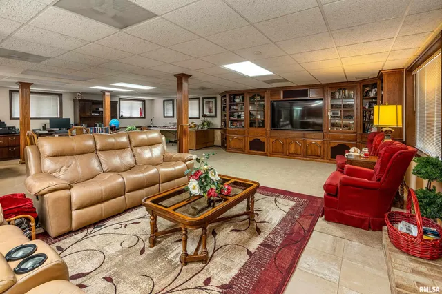 $1,250,000 | 15866 Moellers Road, Marion, IL 62959