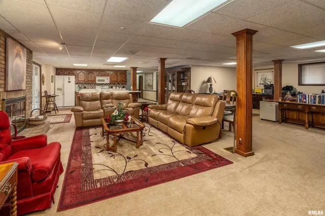 $1,250,000 | 15866 Moellers Road, Marion, IL 62959