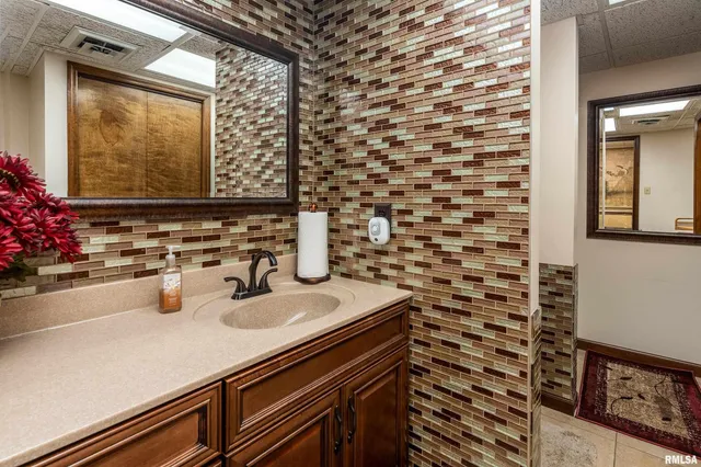 $1,250,000 | 15866 Moellers Road, Marion, IL 62959