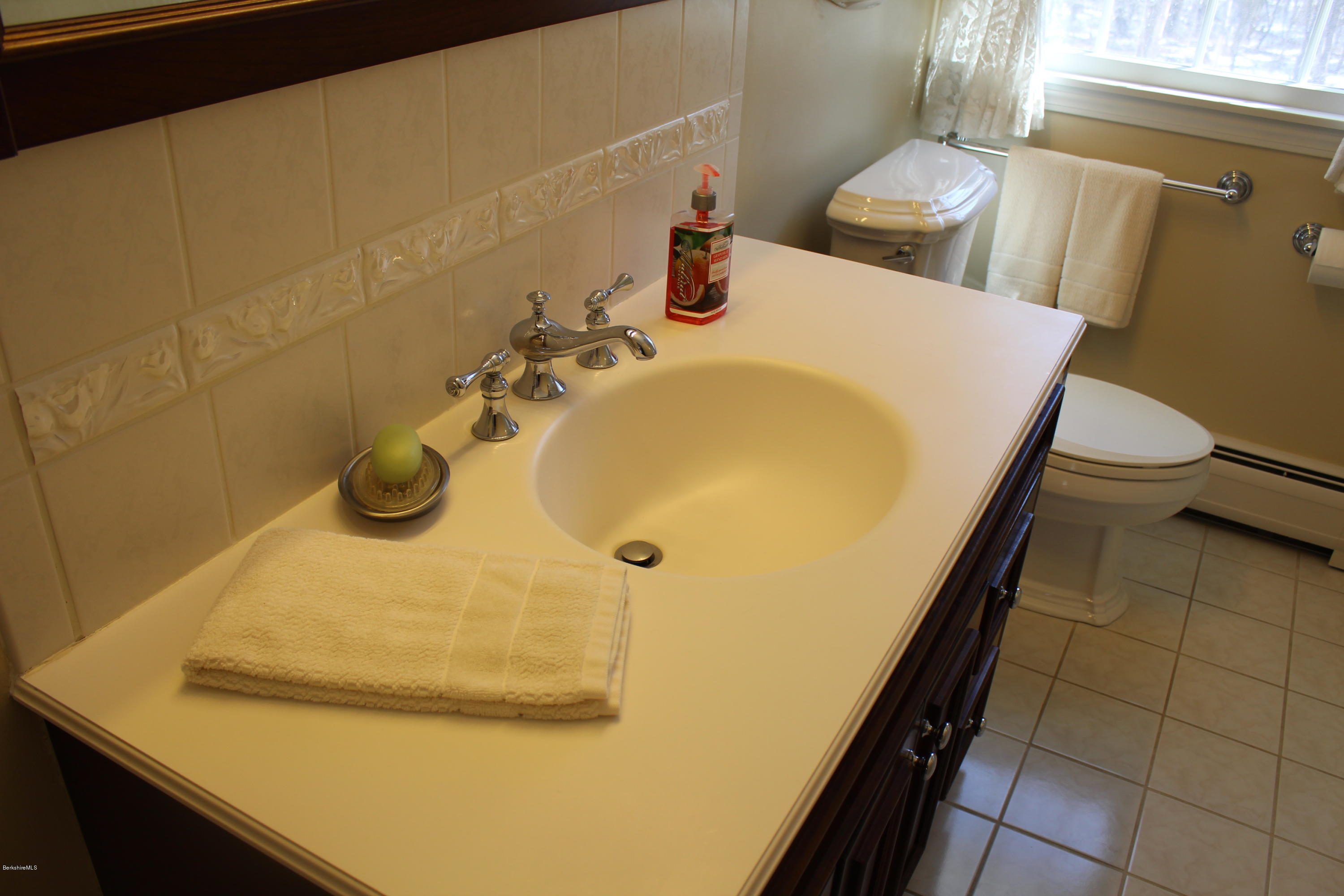125 Dublin Road Richmond, MA 01201 - Photo 22 of 38 a bathroom with a sink