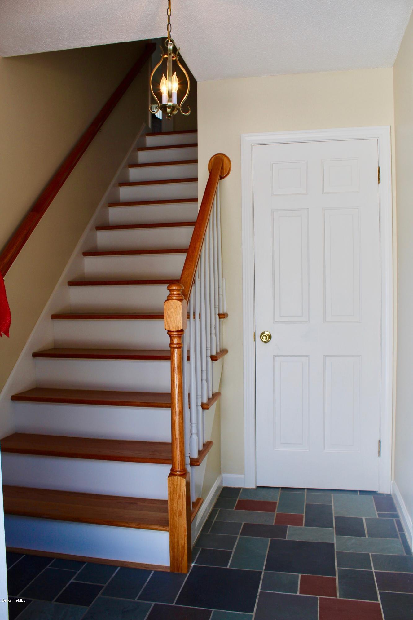 125 Dublin Road Richmond, MA 01201 - Photo 33 of 38 a view of entryway
