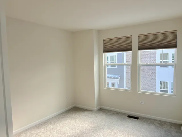 $3,950 | 6257 Sandbelt Drive, Unit 6257, Woodridge, IL 60517