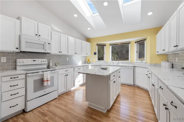 $409,000 | 125 Spyglass Lane, Manlius, NY 13066