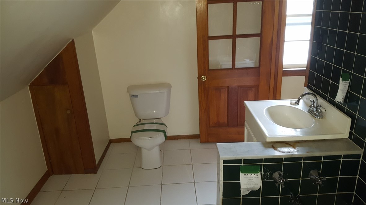 17403 Neff Road Cleveland, OH 44119 - Photo 28 of 35