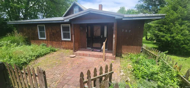 $179,900 | 307 Wood Street, Freelandville, IN 47535