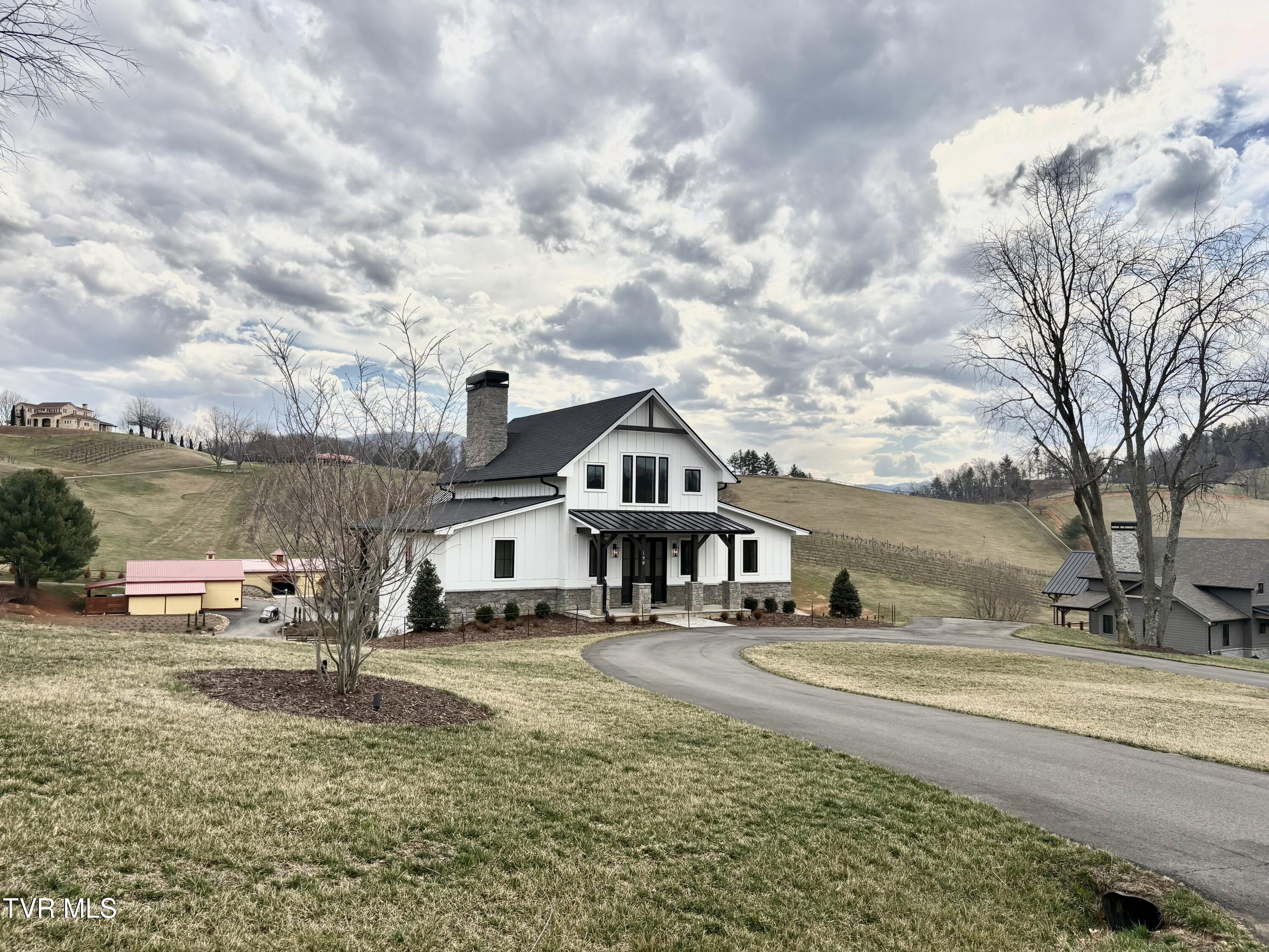 190 Farmhouse Village Trail Butler, TN 37640 - Photo 1 of 101 IMG_0451 (2)