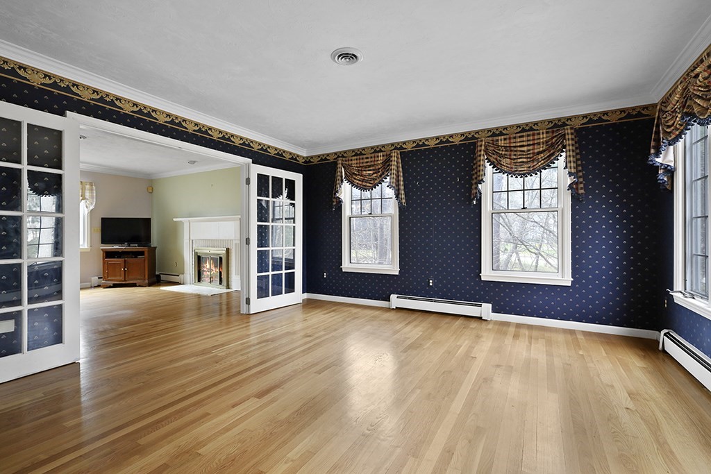 9 Ridge Road Norfolk, MA 02056 - Photo 5 of 32 Gallery Image 5