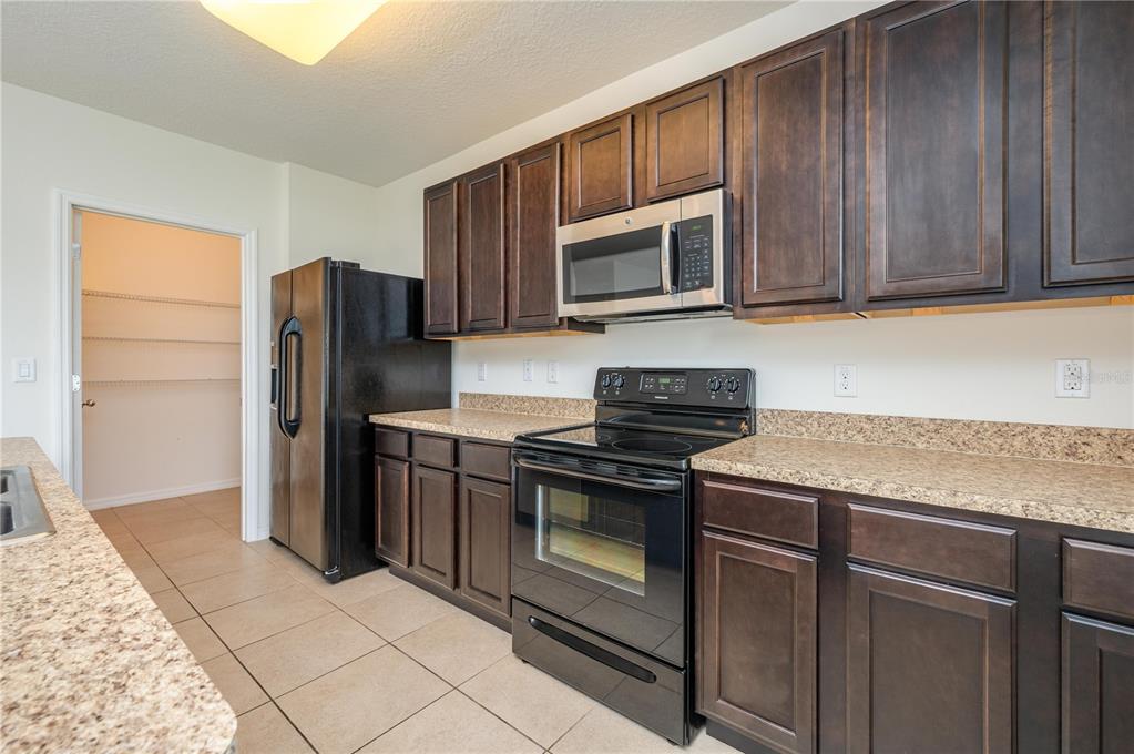 6121 Forest Ridge Way Winter Haven, FL 33881 - Photo 4 of 30