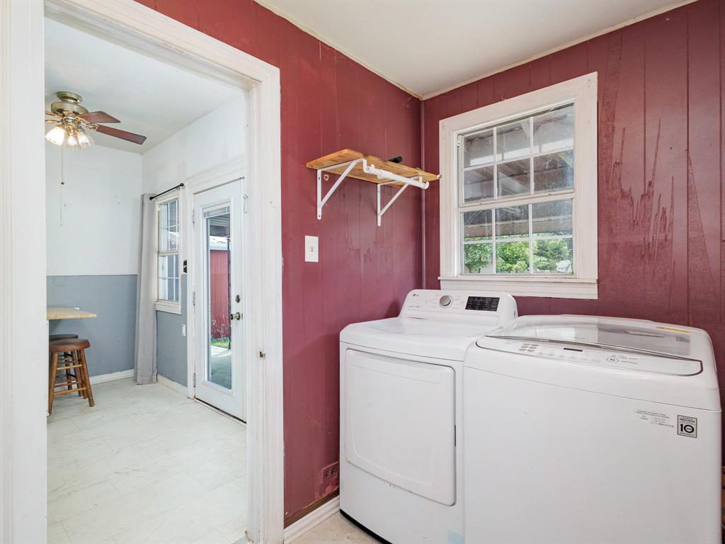 510 South Main Street Rising Star, TX 76471 - Photo 31 of 40 a utility room with dryer and washer