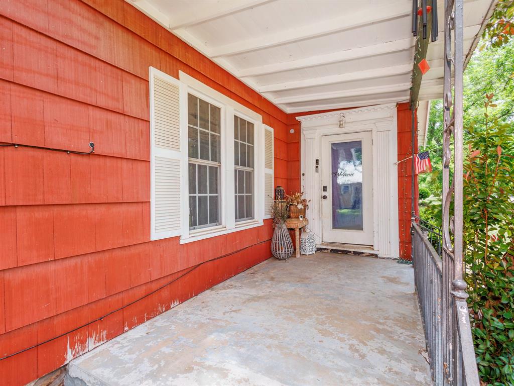 510 South Main Street Rising Star, TX 76471 - Photo 9 of 40 front view of an empty room with a window