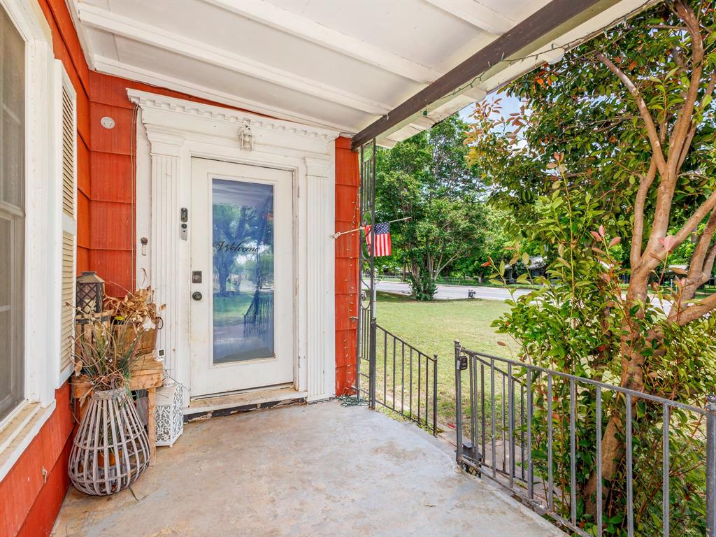 510 South Main Street Rising Star, TX 76471 - Photo 10 of 40 a view of a porch with a table and chairs