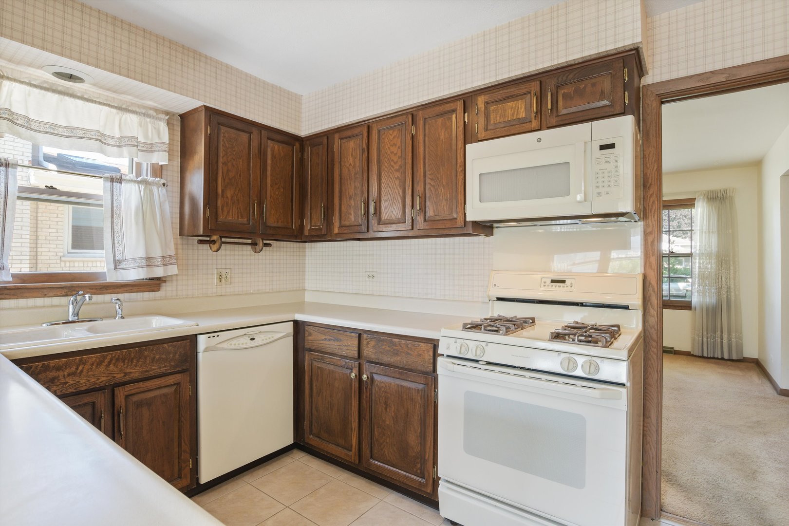 1314 Good Avenue Park Ridge, IL 60068 - Photo 11 of 37