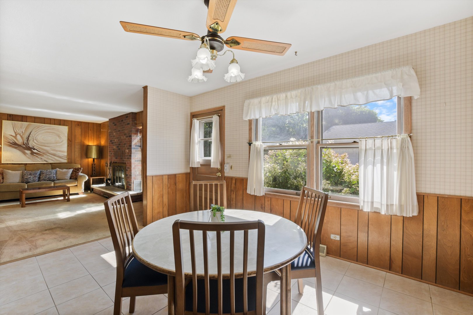1314 Good Avenue Park Ridge, IL 60068 - Photo 8 of 37