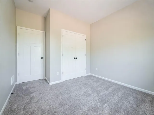 $300,000 | 1305 Northeast Redwood Court, Oak Grove, MO 64075