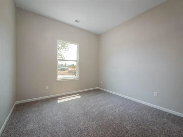 $300,000 | 1305 Northeast Redwood Court, Oak Grove, MO 64075